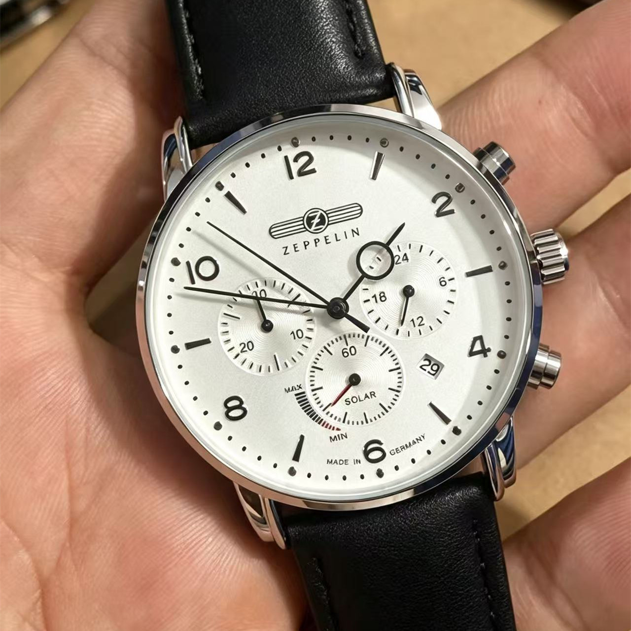 Мужские часы Zeppelin Airship  – обзор и цена Luxury Watch Case