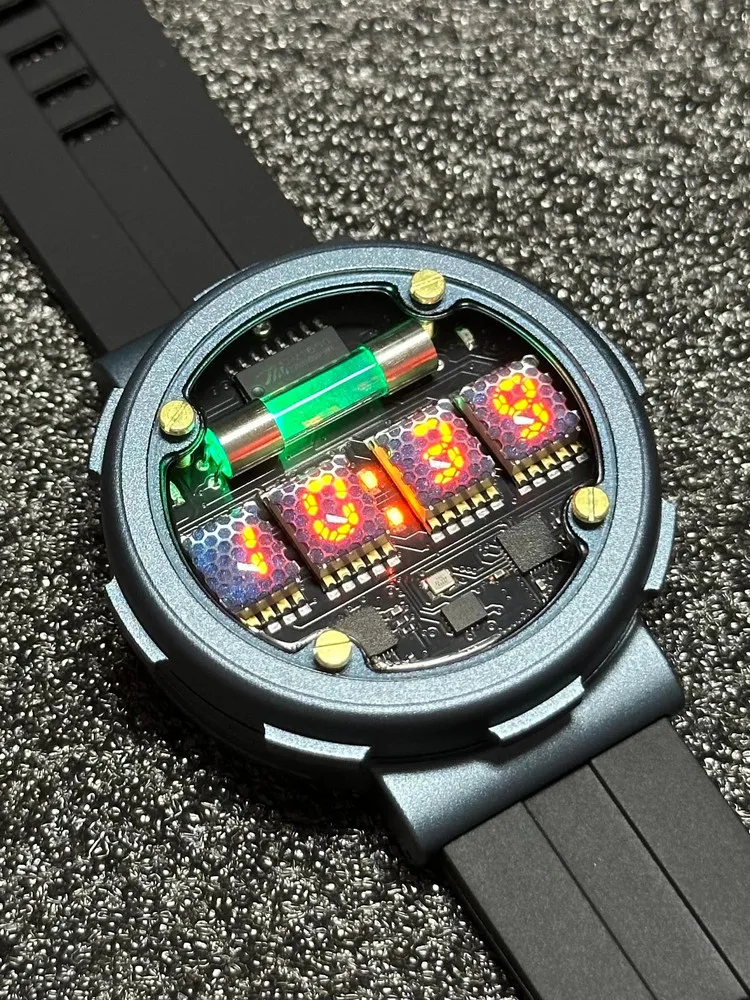 Ретро-часы в стиле киберпанк с – обзор и цена Luxury Watch Nice