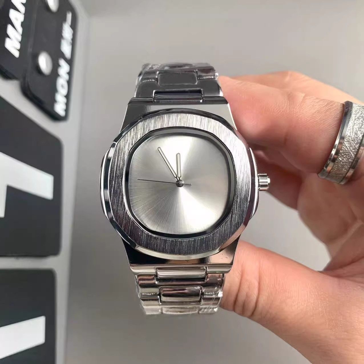 Мужские кварцевые часы с индив – обзор и цена Luxury Watch Brands Logo