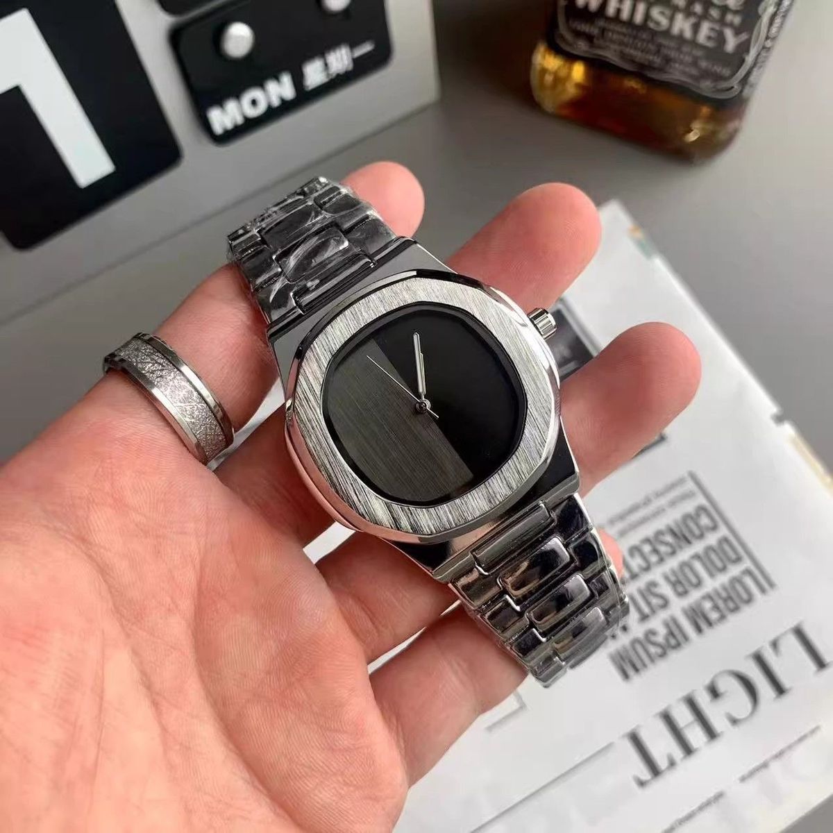 Мужские кварцевые часы с индив – обзор и цена Luxury Watch Brands Logo